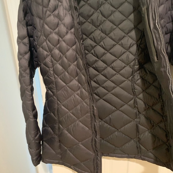 North Face Thermoball fitted jacket - Picture 3 of 4